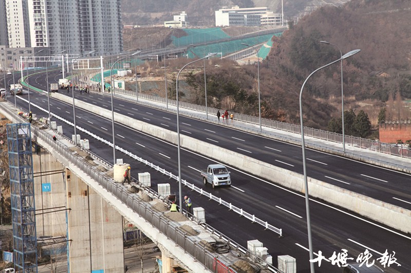 航空路机场大道至和谐大道路段试通车