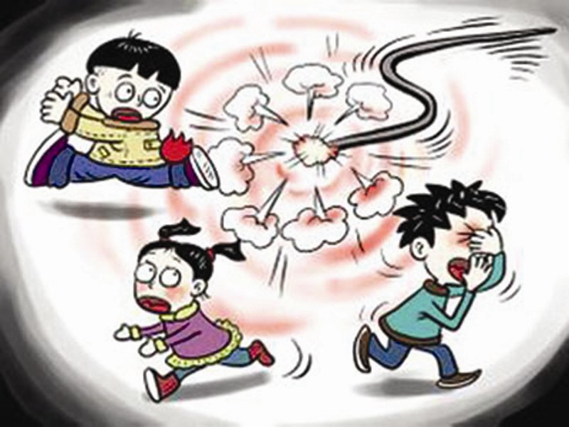 除了污染环境外,燃放烟花爆竹另外一大公害,就是造成严重的人身伤亡