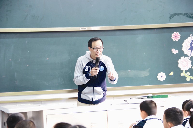 著名儿童诗人雪野莅临小桔灯