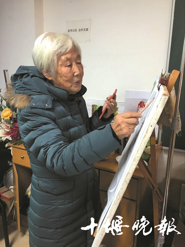 畫素描跳肚皮舞,80歲老人樣樣都行